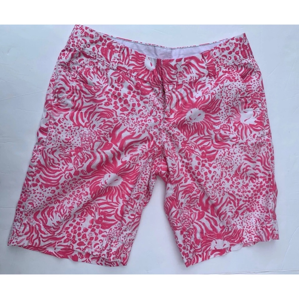 Lilly Pulitzer Women's Size 2 The Chipper Short in Pink Get Spotted Lion Print